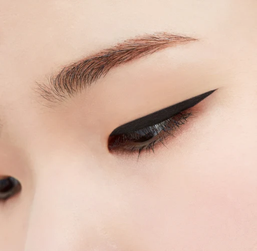 더욱 진하고 강렬해진<br>하루종일 지속되는<br>클리오 워터프루프 펜 라이너 - Image 3